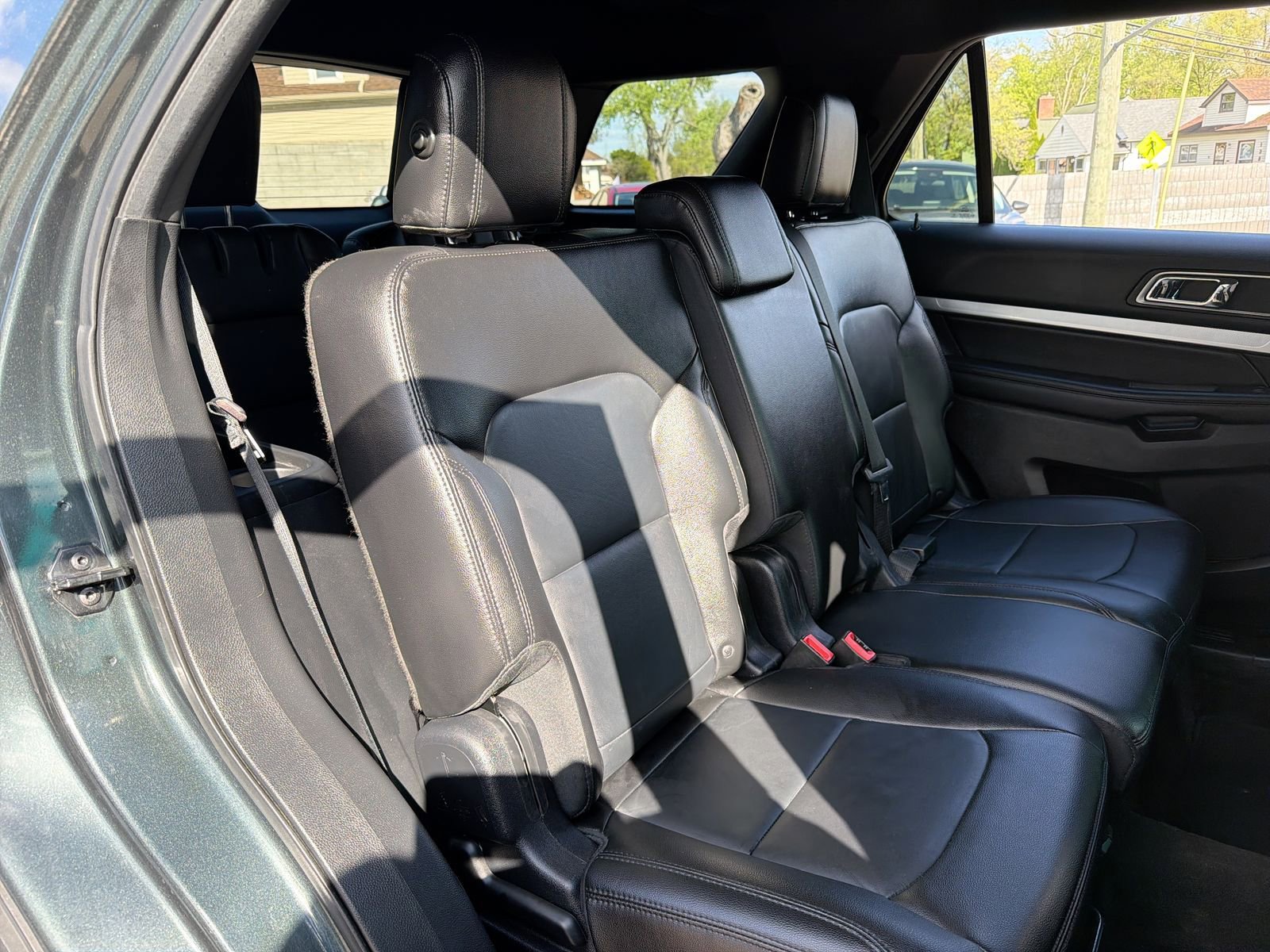 Used 2016 Ford Explorer XLT w/ Equipment Group 202A AWD/4WD image 25