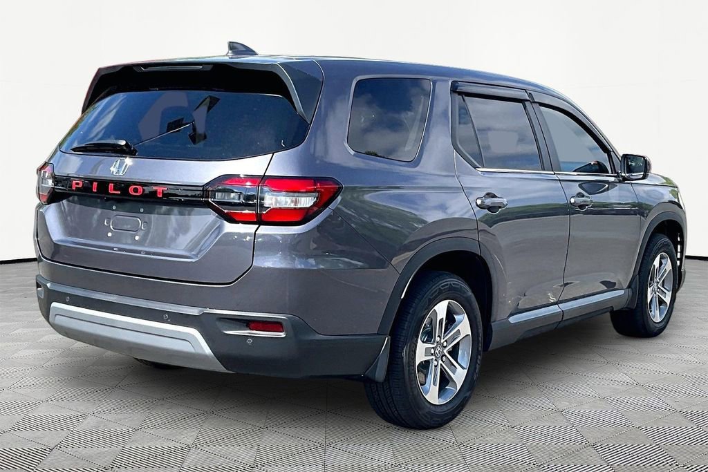 Used 2025 Honda Pilot EX-L image 6