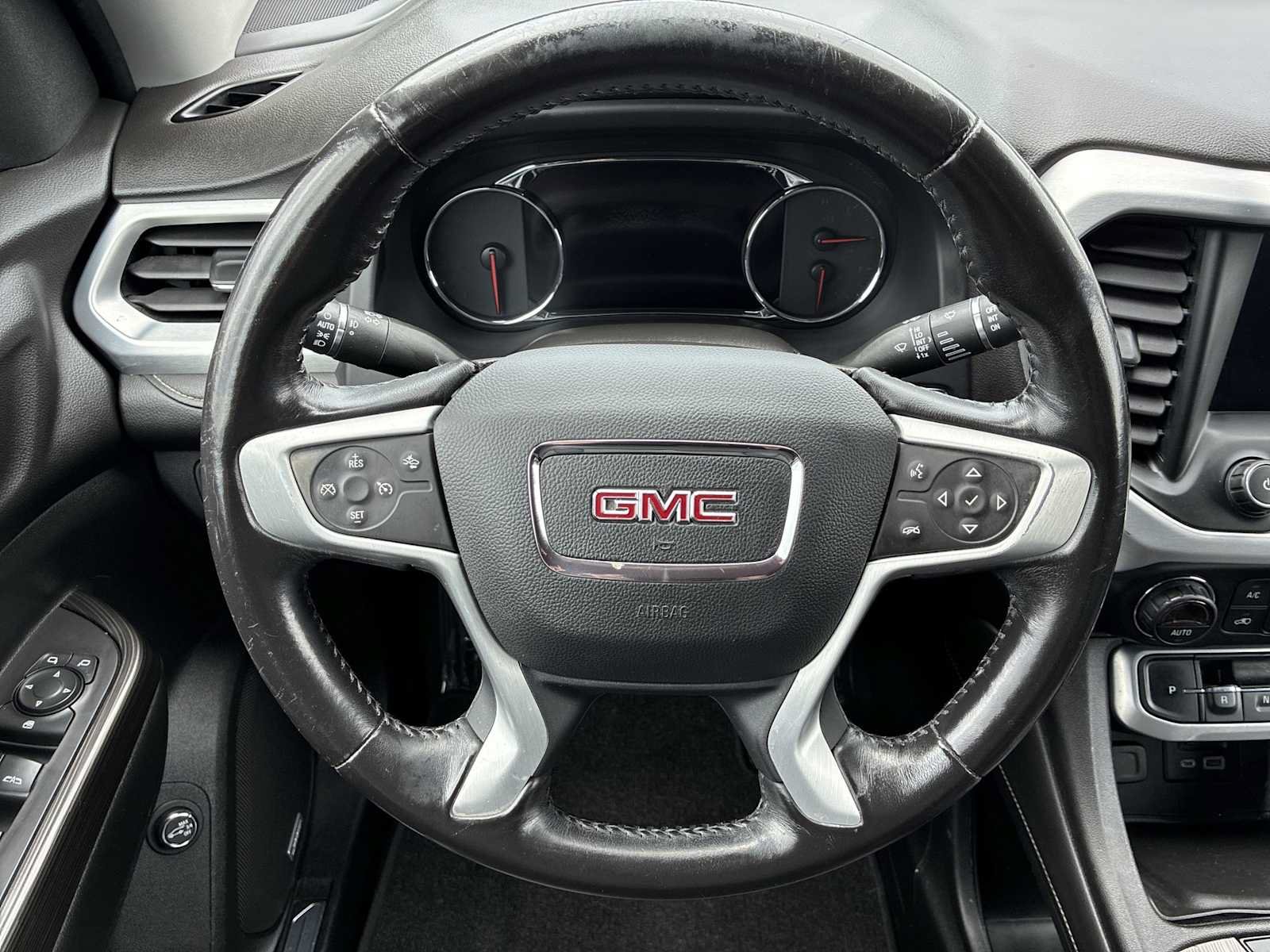 Used 2020 GMC Acadia SLT w/ Driver Alert Package II AWD/4WD image 11