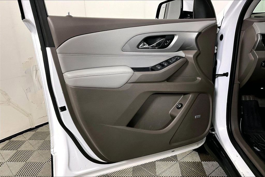 Used 2020 Chevrolet Traverse LT w/ LT Premium Package image 22