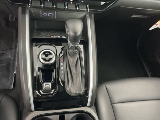 Used 2024 Chevrolet Colorado LT w/ LT Convenience Package III AWD/4WD image 20