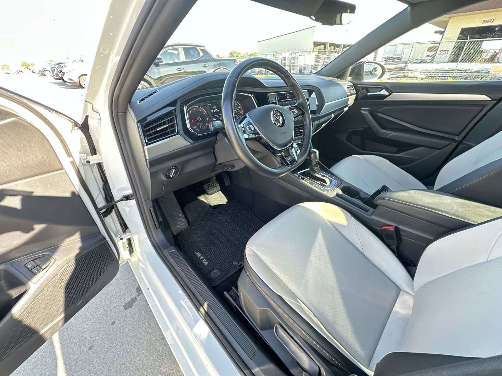 Used 2021 Volkswagen Jetta R-Line FWD image 10