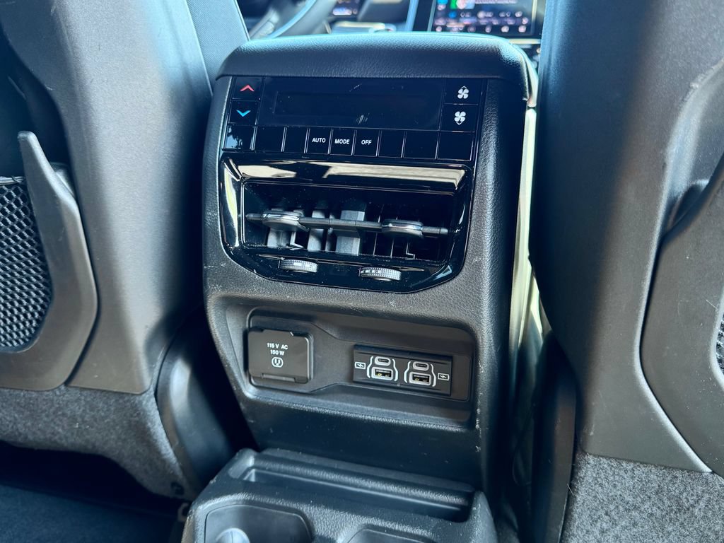 Used 2024 Jeep Grand Cherokee L Laredo AWD/4WD image 15