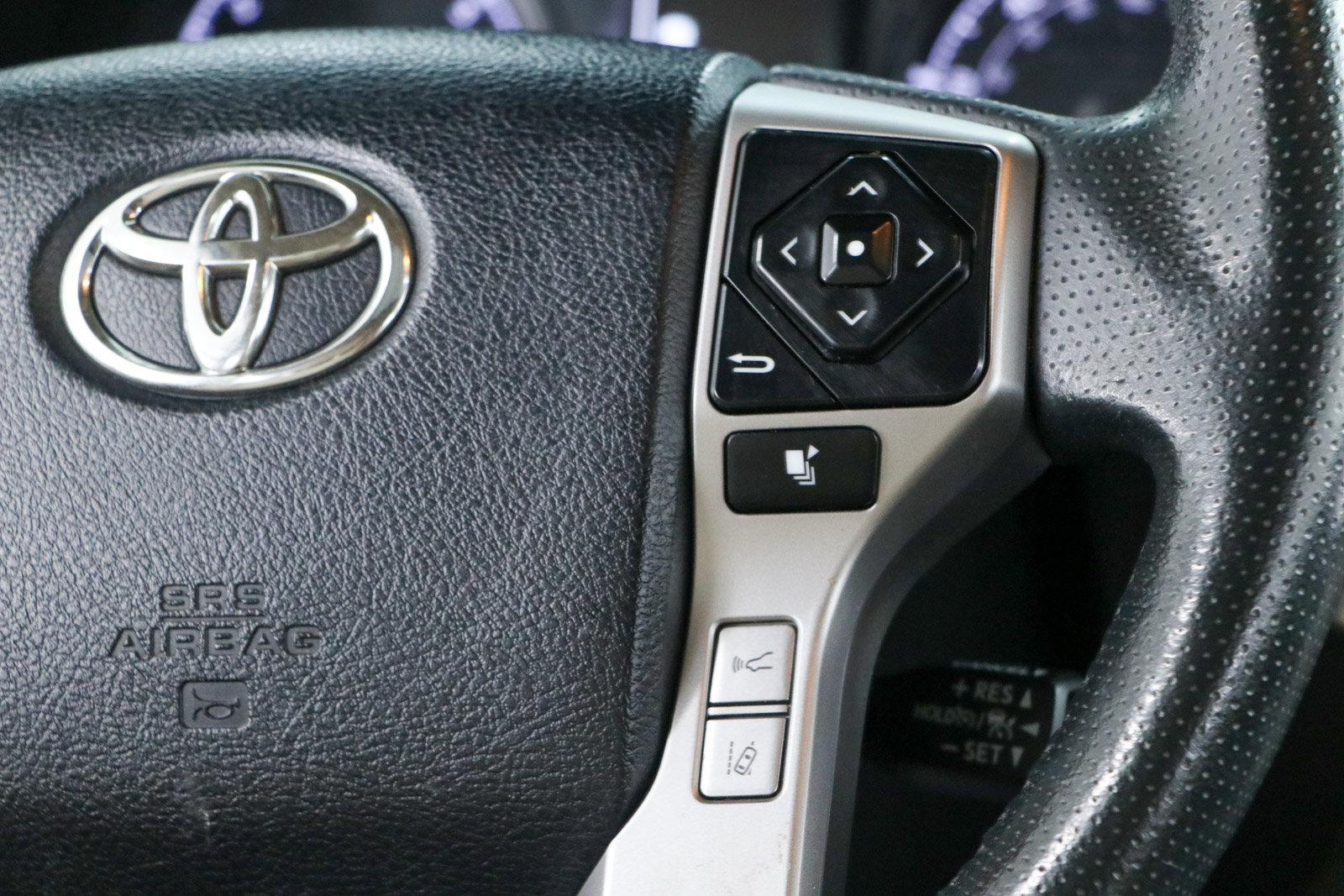 Used 2022 Toyota 4Runner SR5 Premium w/ Moonroof Package AWD/4WD image 15