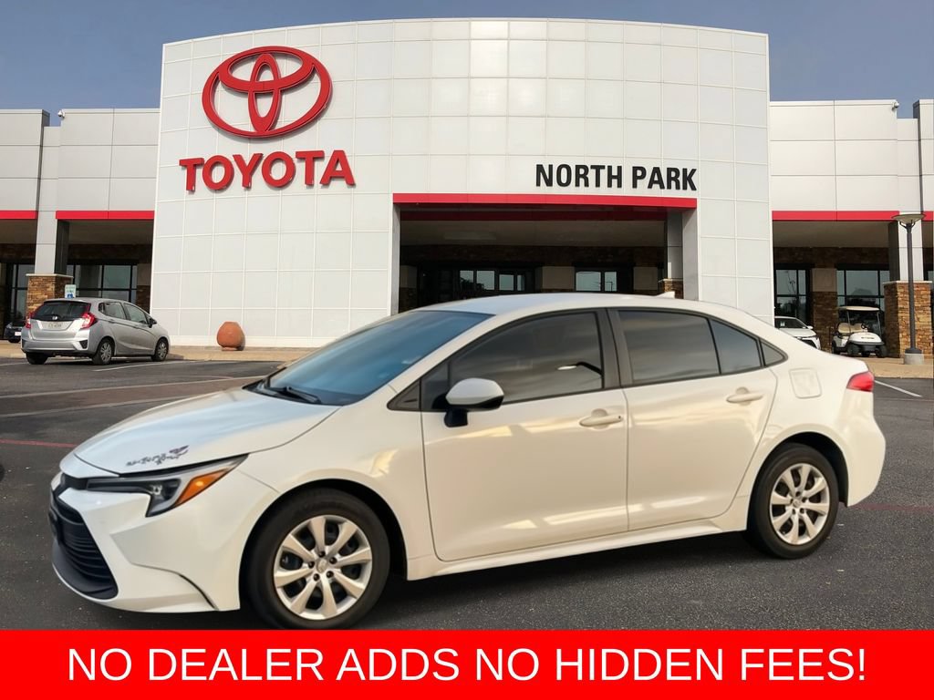 Used 2023 Toyota Corolla LE FWD image 1