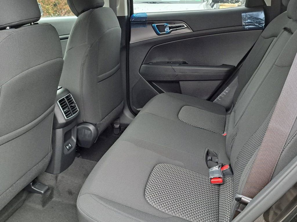 New 2026 Kia Sportage LX image 13