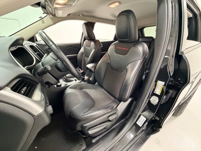Used 2015 Jeep Cherokee Trailhawk image 10