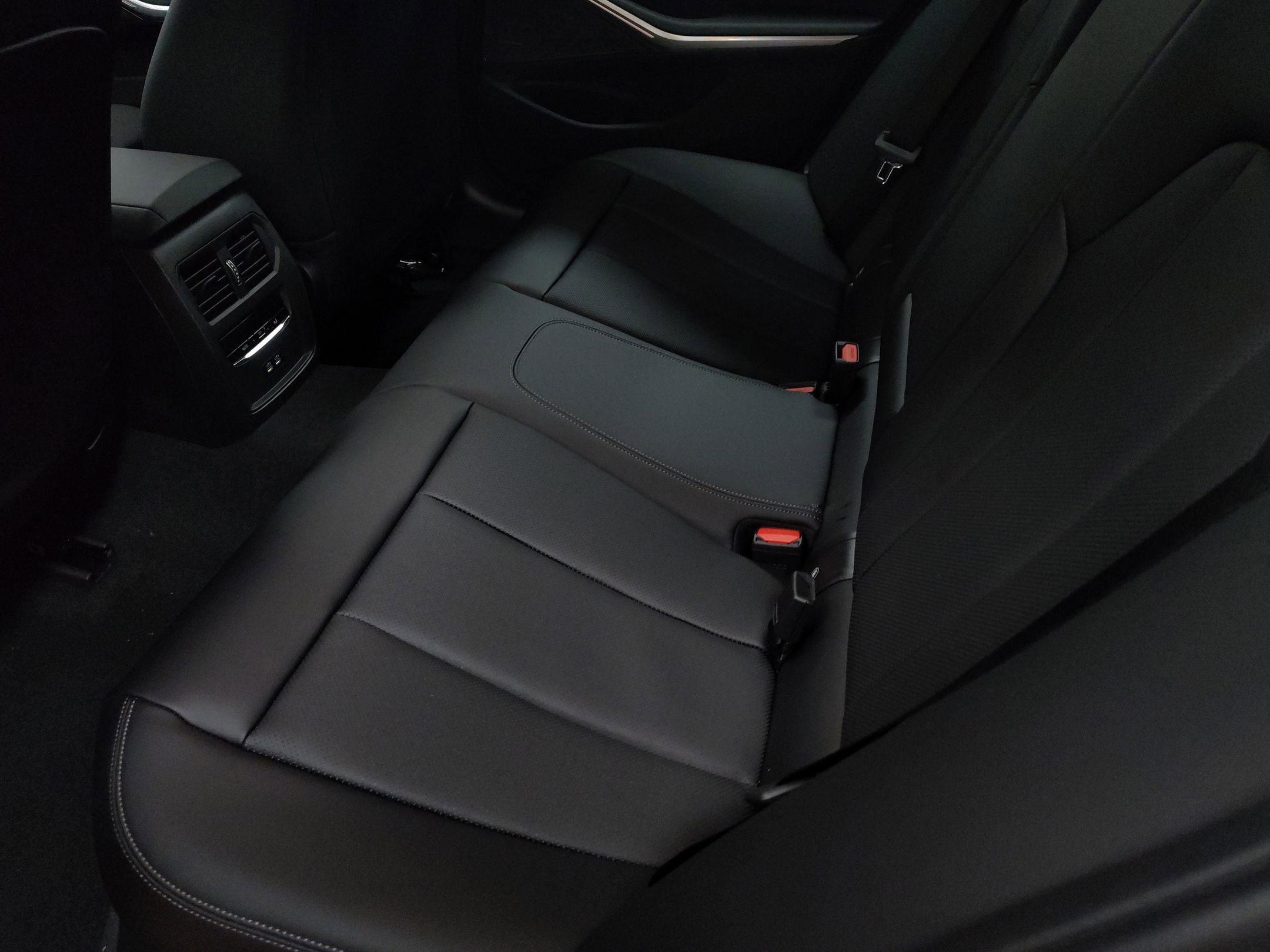 New 2026 BMW 330i xDrive Sedan w/ M Sport Package image 22