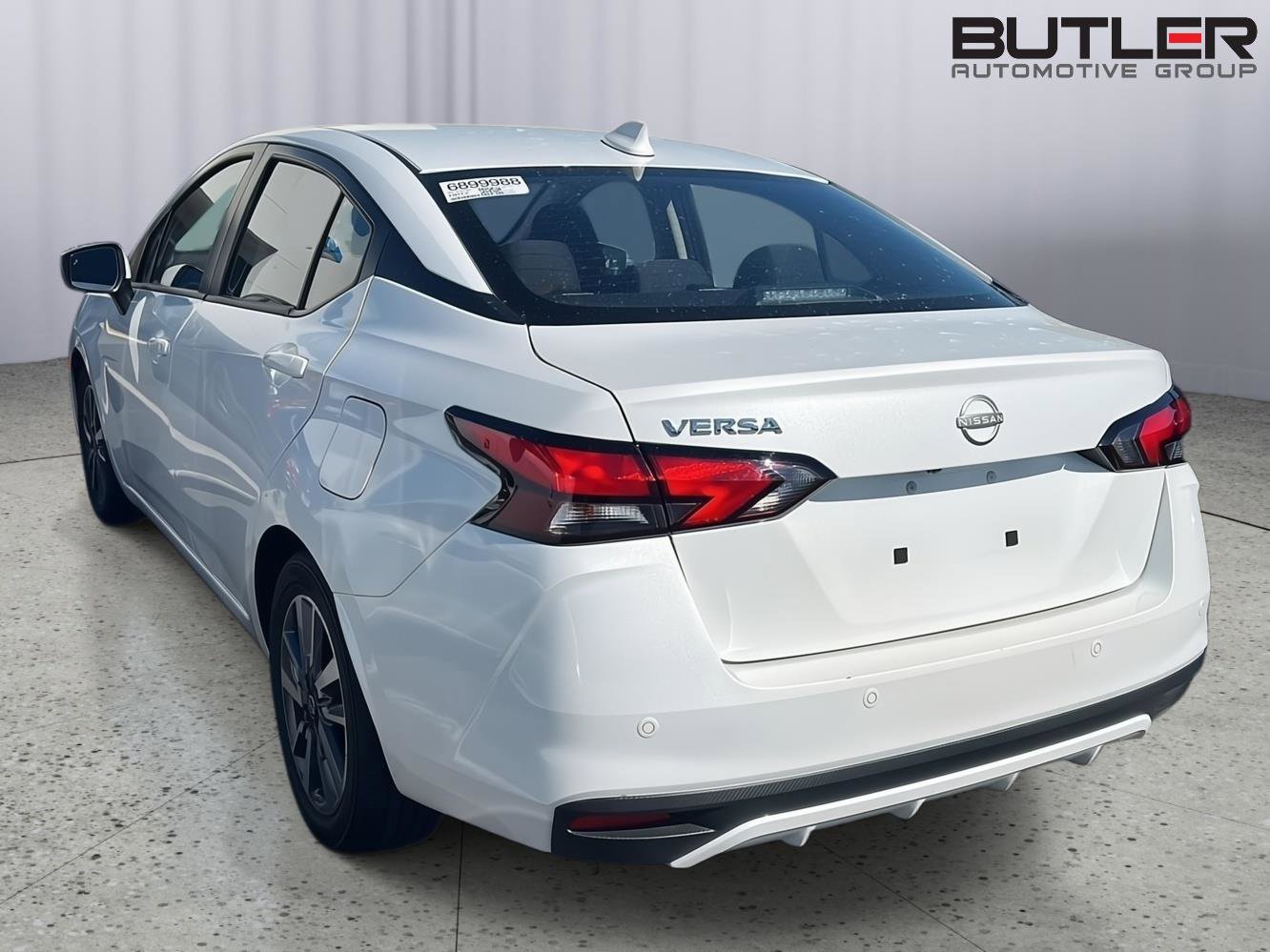 Used 2025 Nissan Versa SV image 10