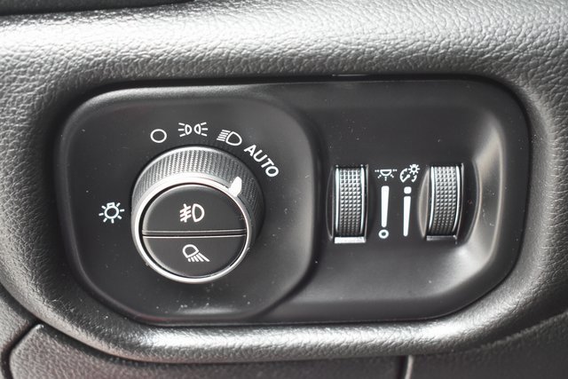 Used 2024 RAM 1500 Laramie image 17