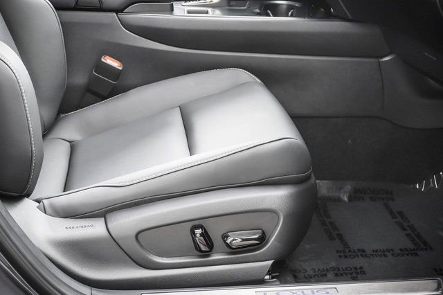 Certified 2025 Lexus UX 300h FWD w/ Accessory Package (Z2) image 25