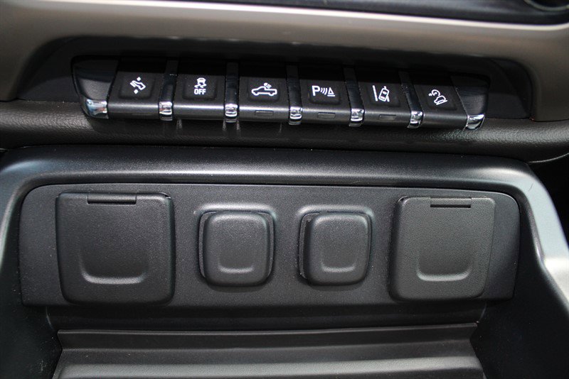 Used 2015 GMC Sierra 1500 Denali w/ Driver Alert Package image 16