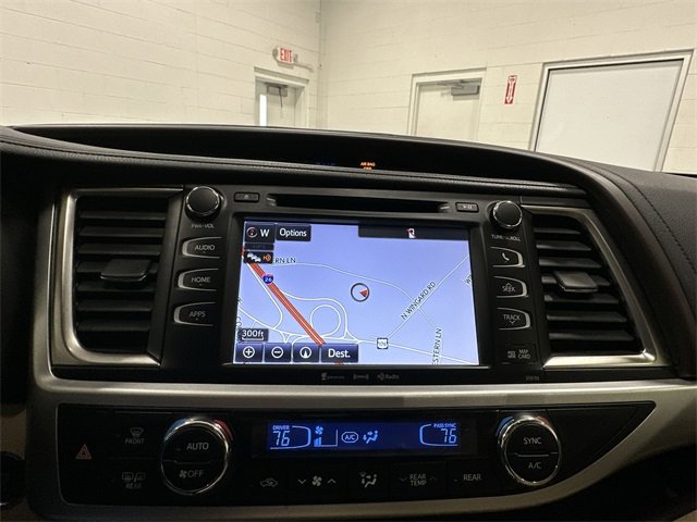 Used 2016 Toyota Highlander XLE image 36