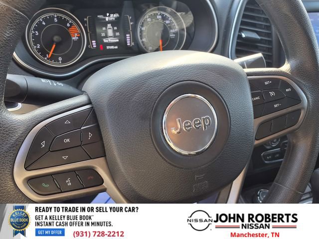 Used 2020 Jeep Cherokee Latitude w/ Mopar Interior Package image 21