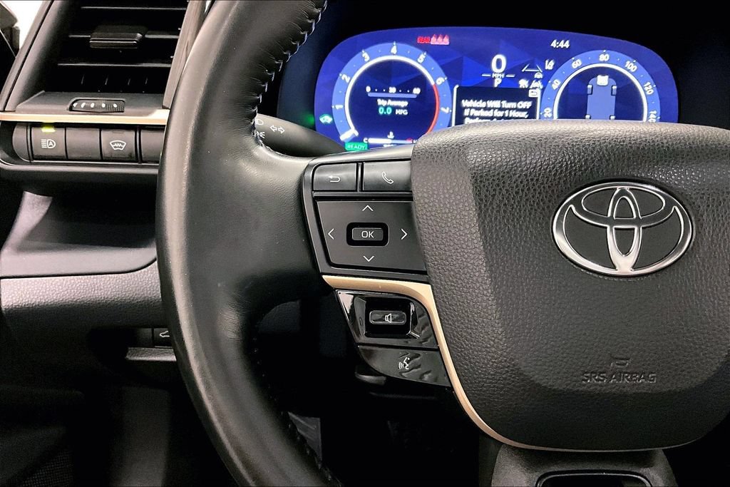 Used 2023 Toyota Crown AWD/4WD image 11