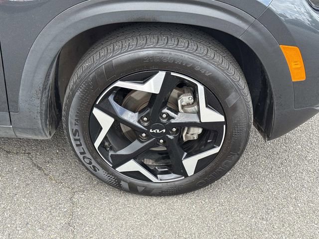 Used 2024 Kia Seltos EX FWD image 7
