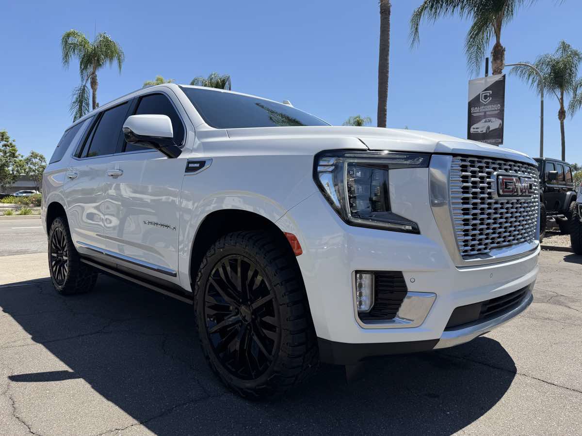 Used 2023 GMC Yukon Denali AWD/4WD image 9