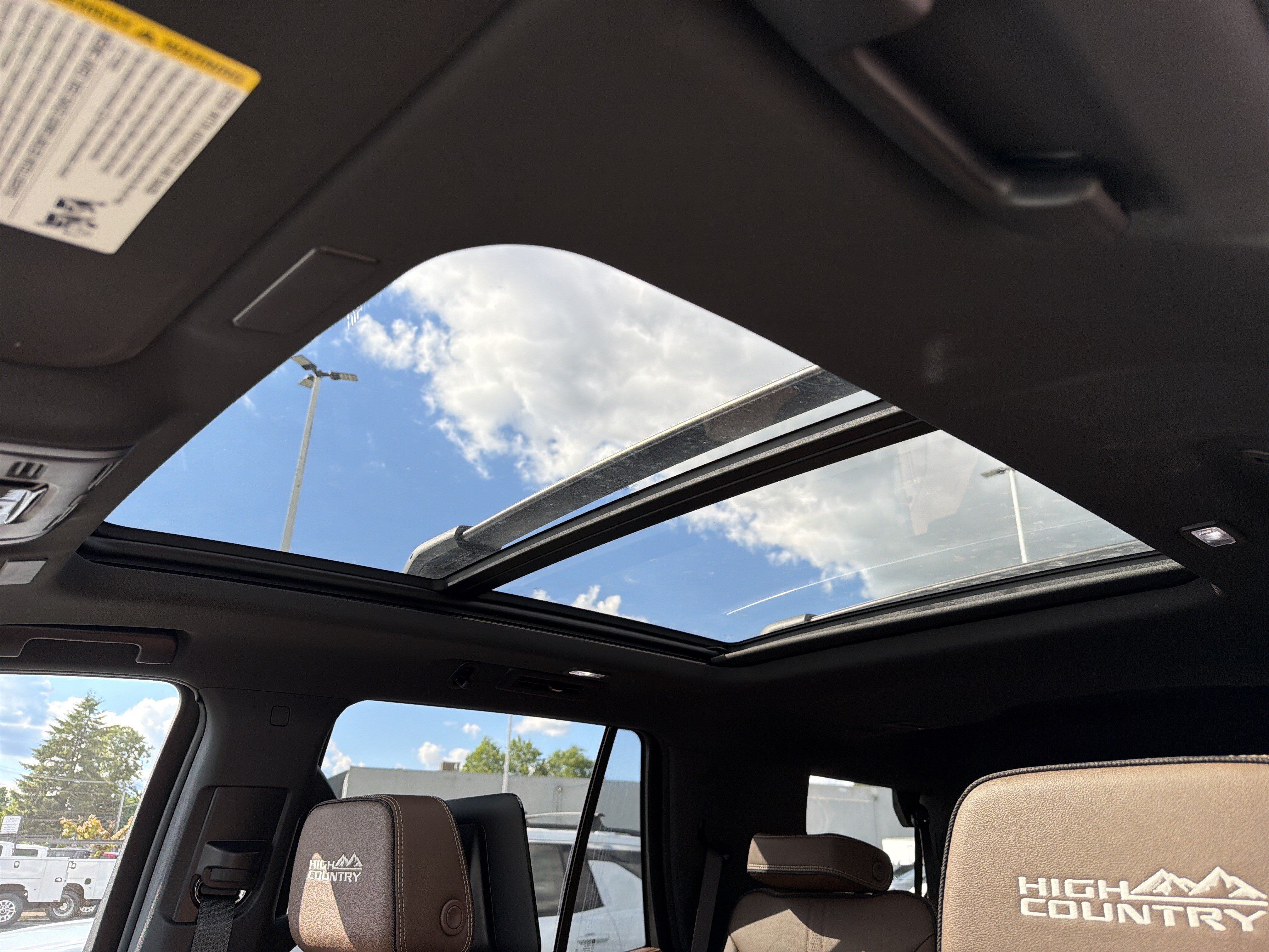 New 2026 Chevrolet Tahoe High Country AWD/4WD image 17