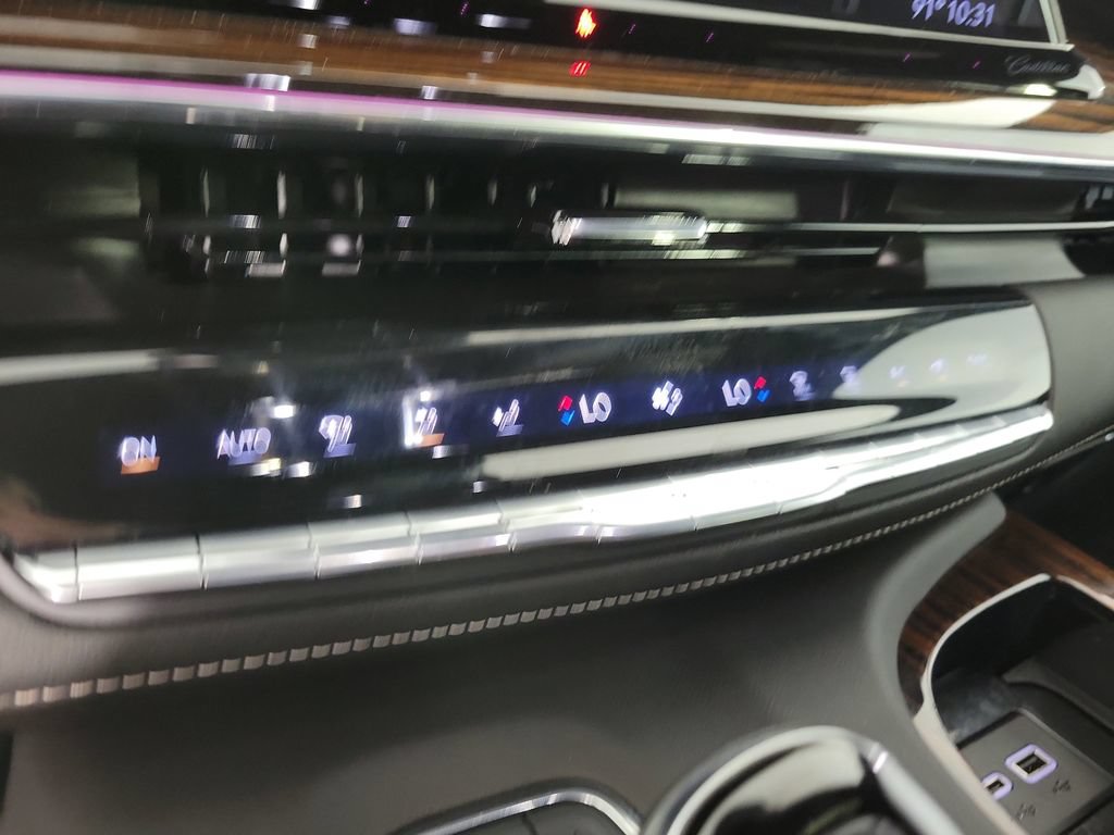 Used 2022 Cadillac Escalade Luxury RWD image 27