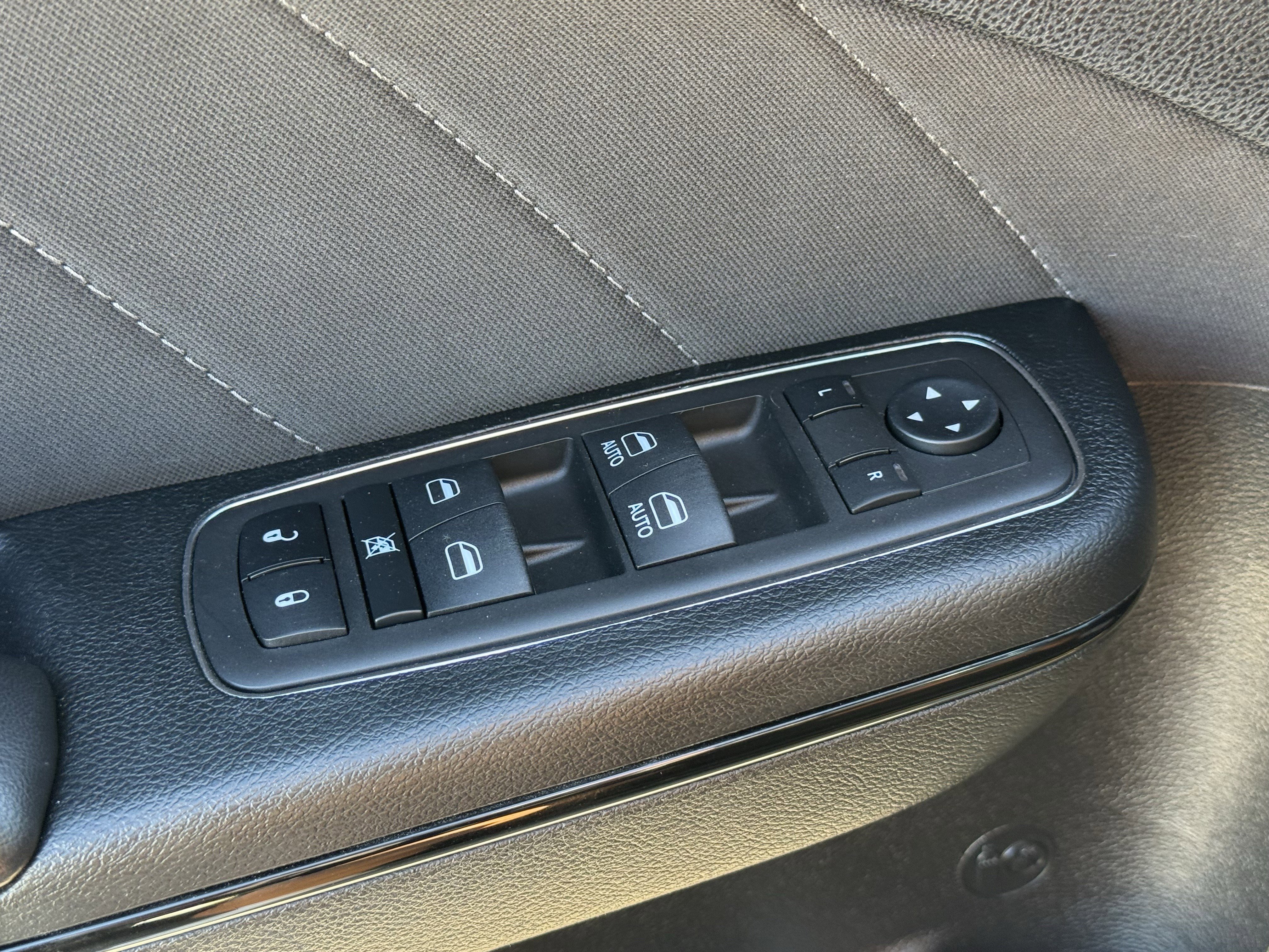 Used 2023 Dodge Charger R/T w/ Blacktop Package image 26