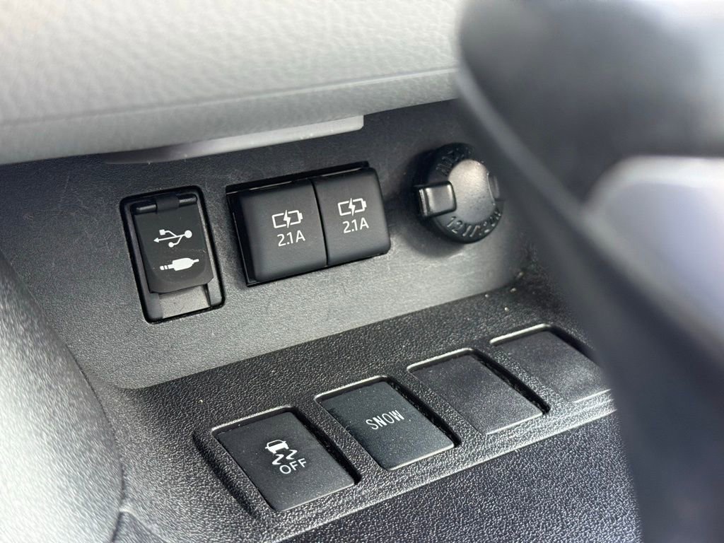 Used 2018 Toyota Highlander XLE image 29