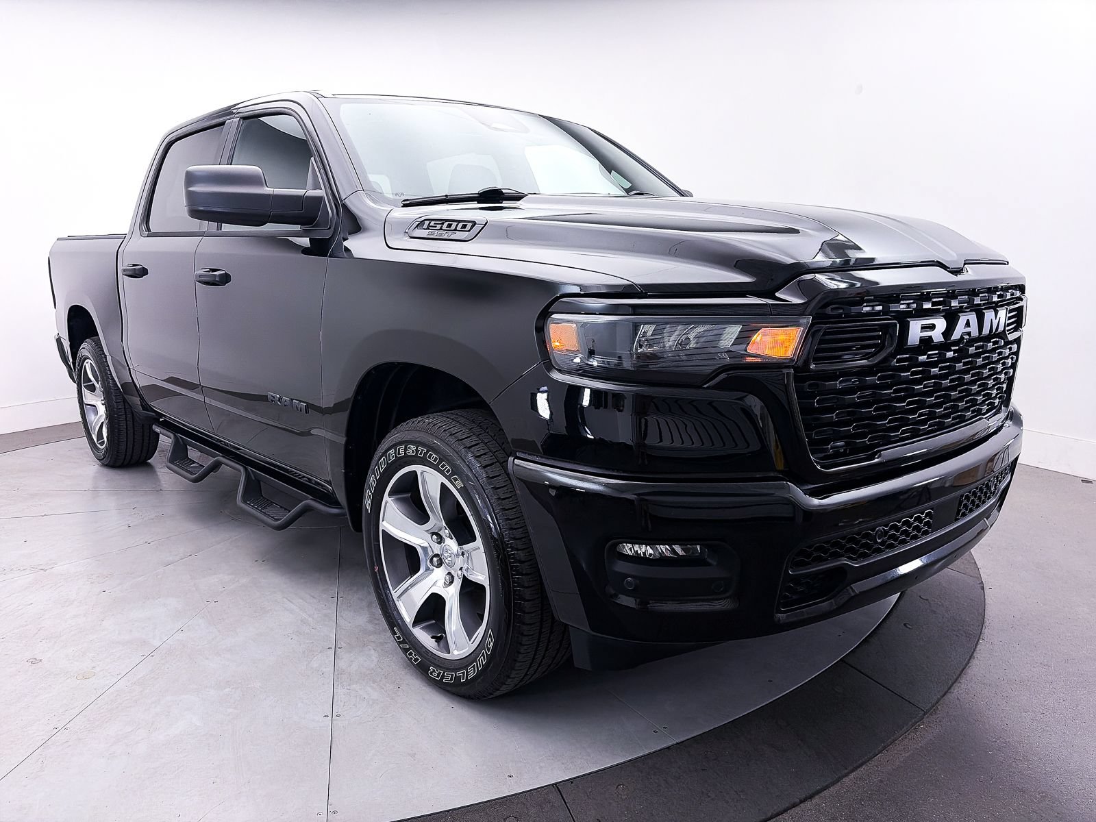 Used 2025 RAM 1500 Tradesman AWD/4WD image 11