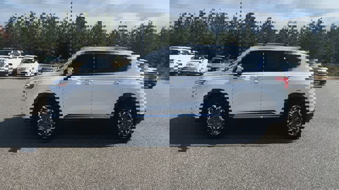 Used 2022 Hyundai Santa Fe Limited w/ Cargo Package image 5