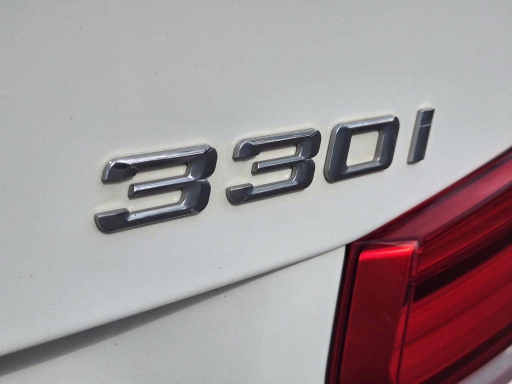 Used 2017 BMW 330i xDrive Wagon image 13