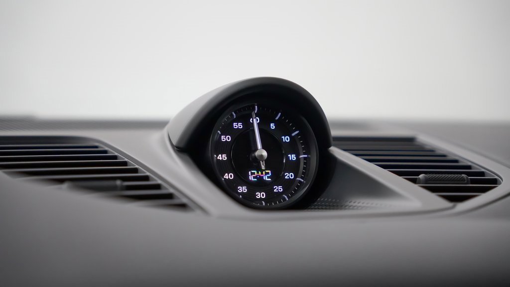 Certified 2025 Porsche Panamera 4 image 30