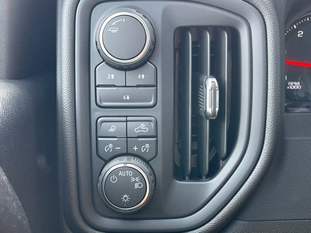 Used 2025 Chevrolet Silverado 3500 W/T image 11