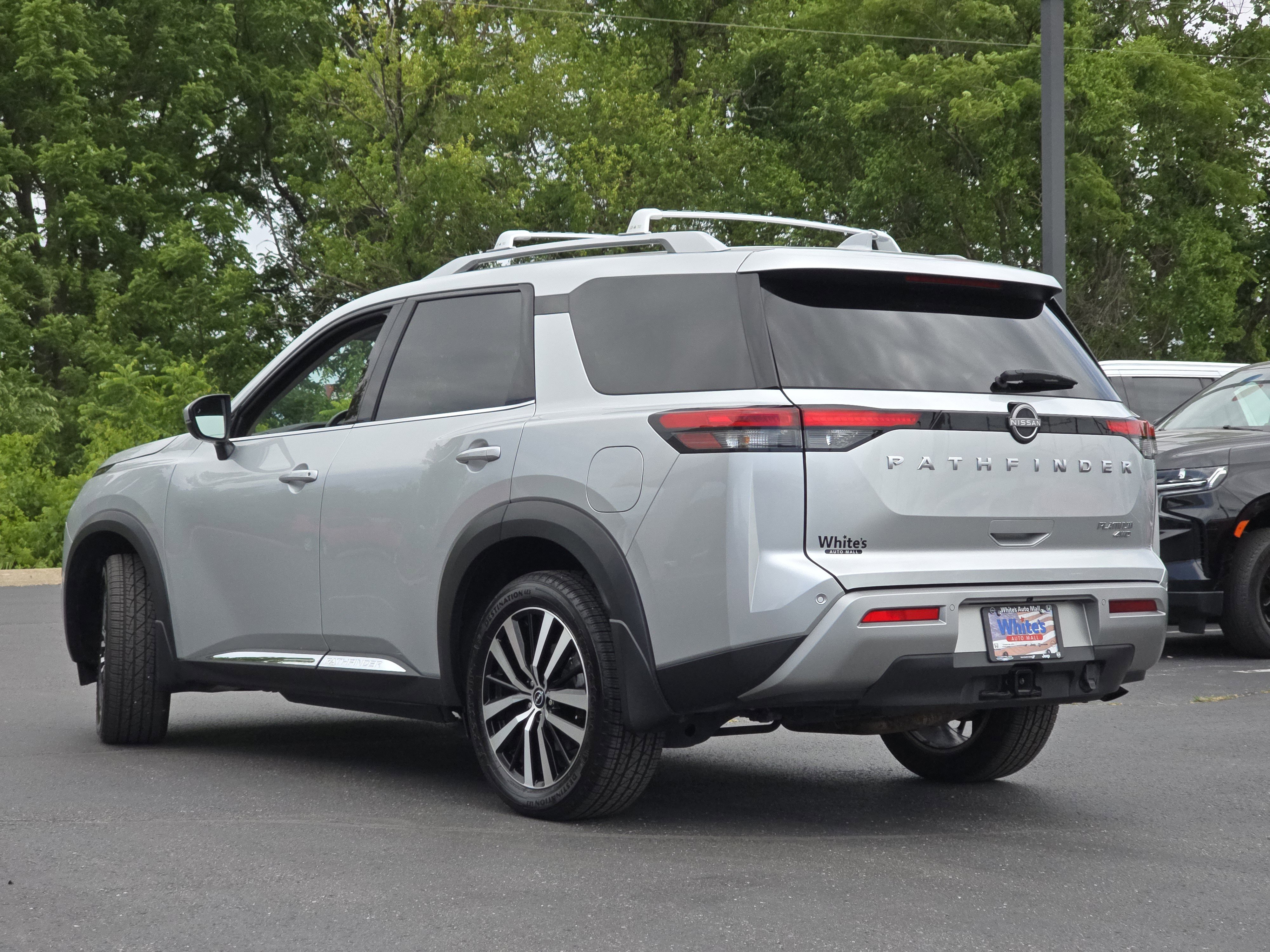 Used 2024 Nissan Pathfinder Platinum AWD/4WD image 24