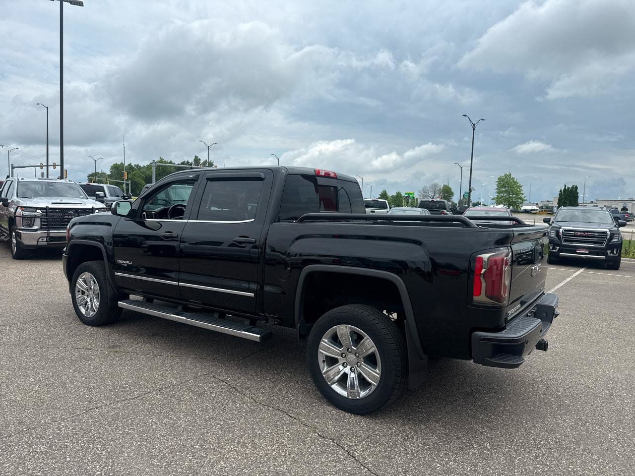 Used 2018 GMC Sierra 1500 Denali AWD/4WD image 3
