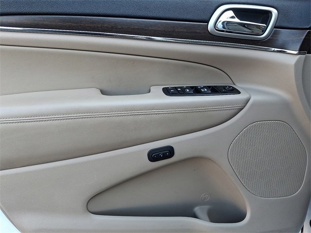 Used 2016 Jeep Grand Cherokee Limited w/ Luxury Group II image 13