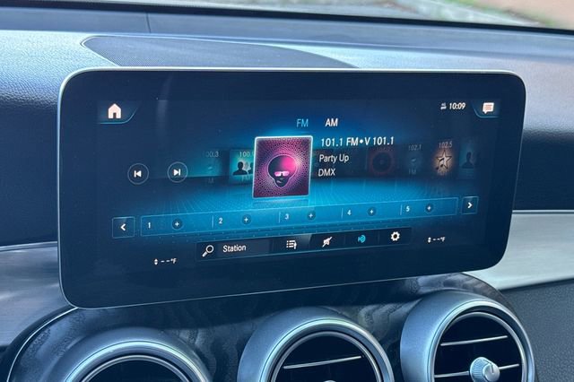 Used 2021 Mercedes-Benz GLC 300 image 21