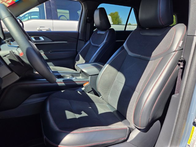 Certified 2025 Ford Explorer ST AWD/4WD image 11