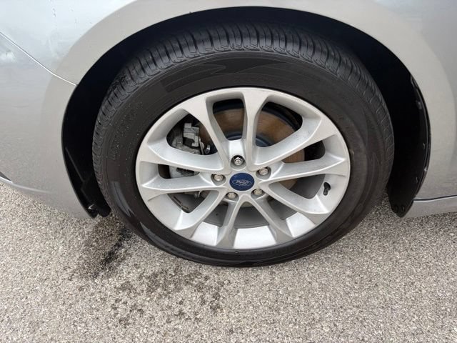 Used 2020 Ford Fusion SE FWD image 11