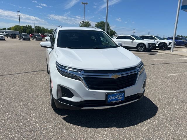 Used 2022 Chevrolet Equinox LT image 2