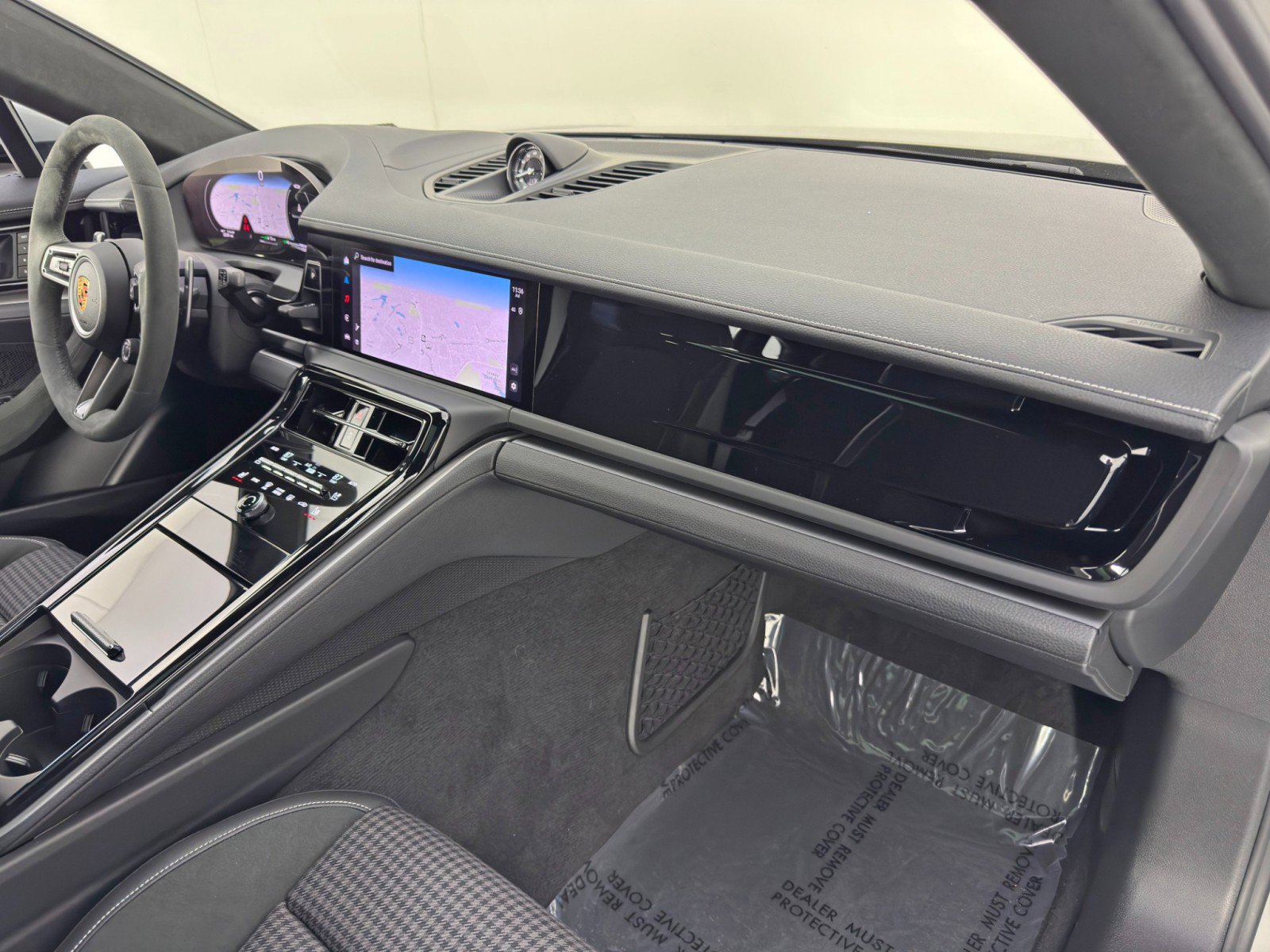 Used 2025 Porsche Panamera 4 w/ Premium Package image 15