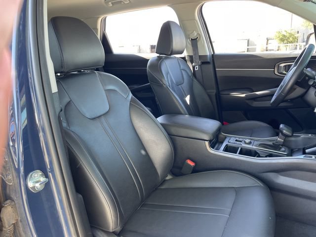 Used 2024 Kia Sorento S w/ Panoramic Sunroof Package FWD image 25