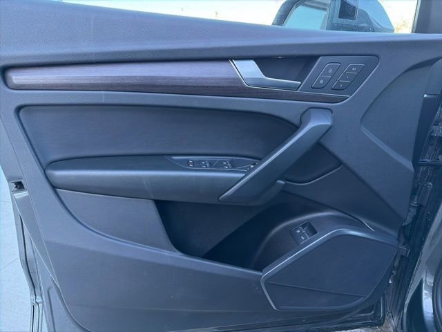 Used 2022 Audi Q5 e Premium w/ Convenience Package image 21