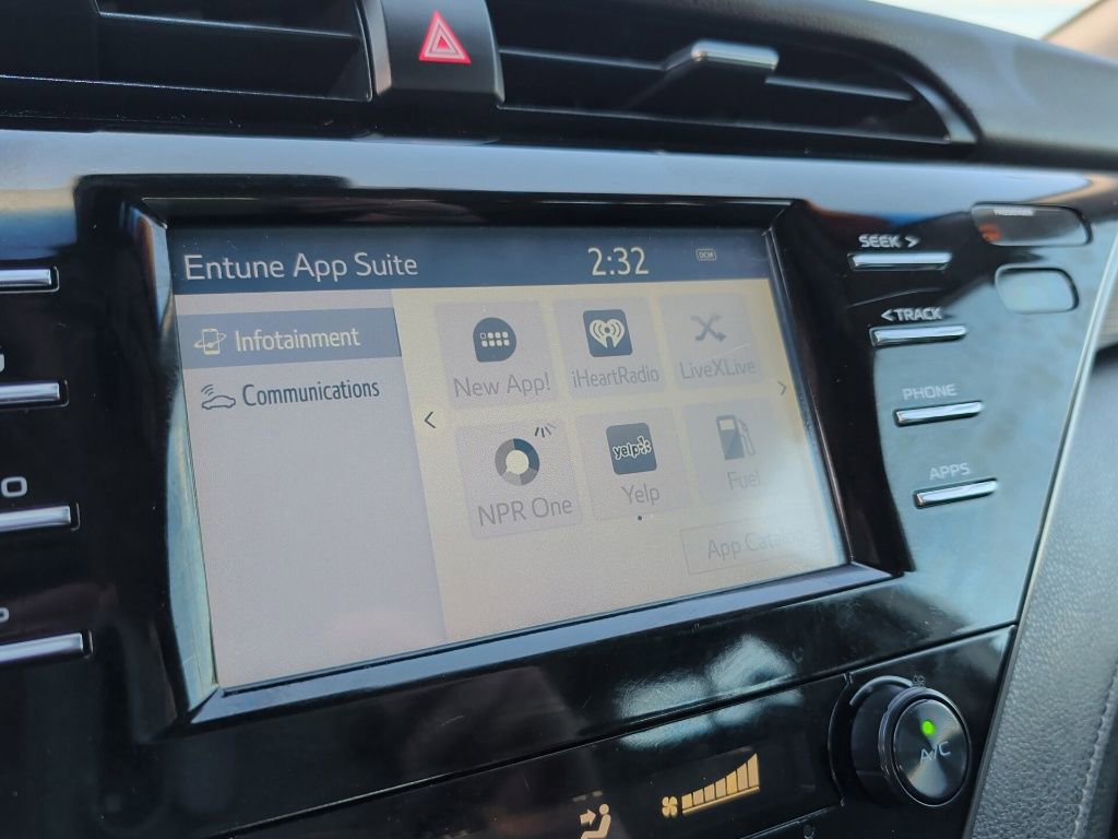Used 2019 Toyota Camry SE FWD image 31