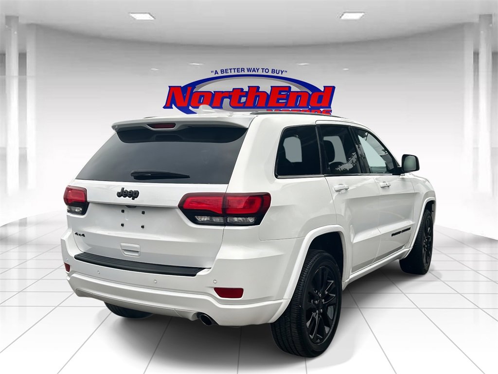 Used 2022 Jeep Grand Cherokee Laredo X image 3