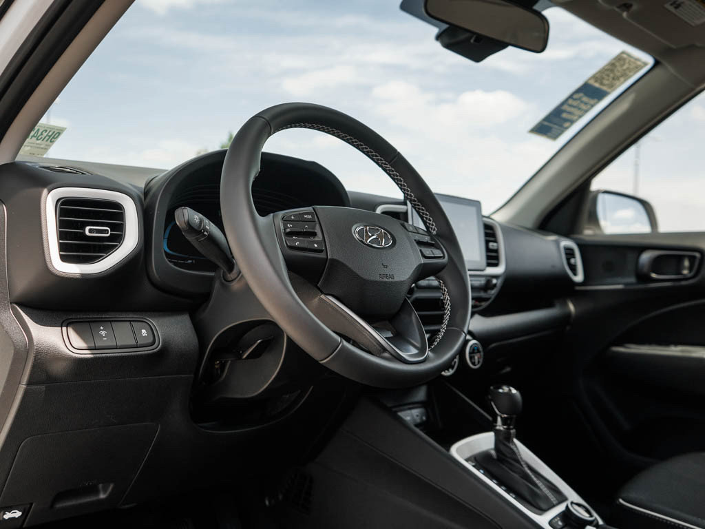 New 2026 Hyundai Venue SEL FWD image 17