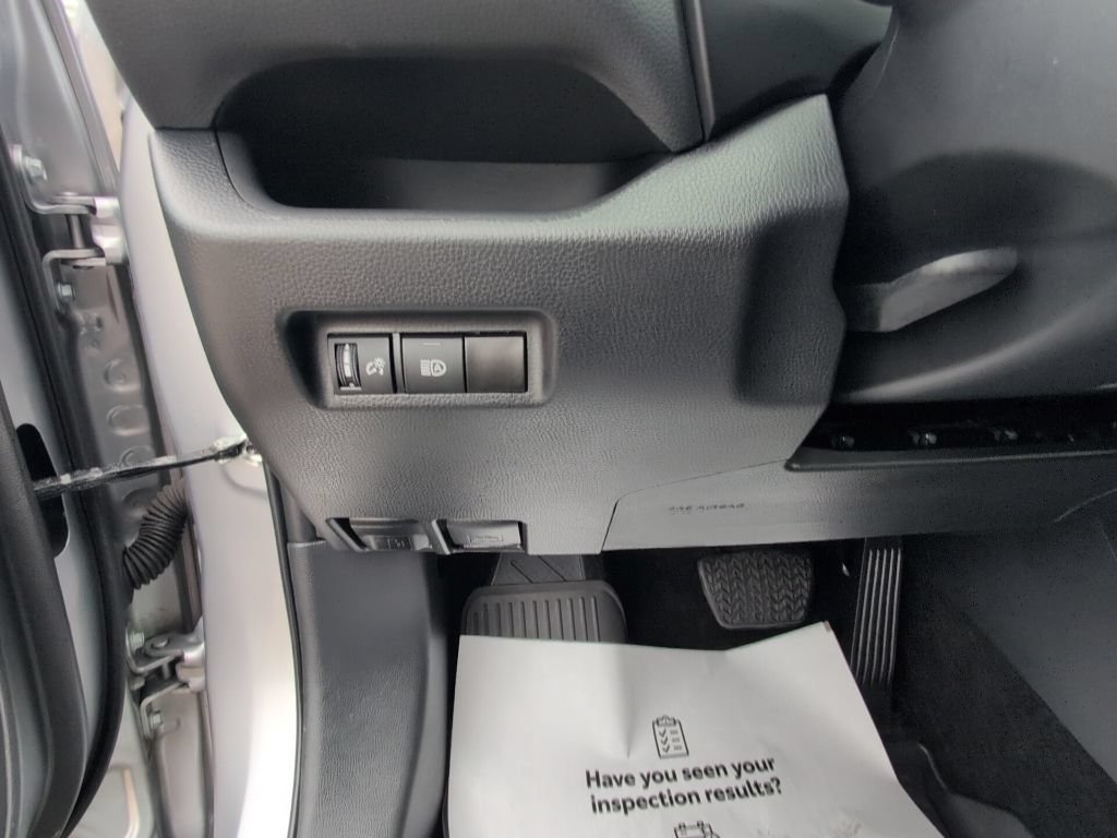 Used 2024 Toyota RAV4 LE AWD/4WD image 19
