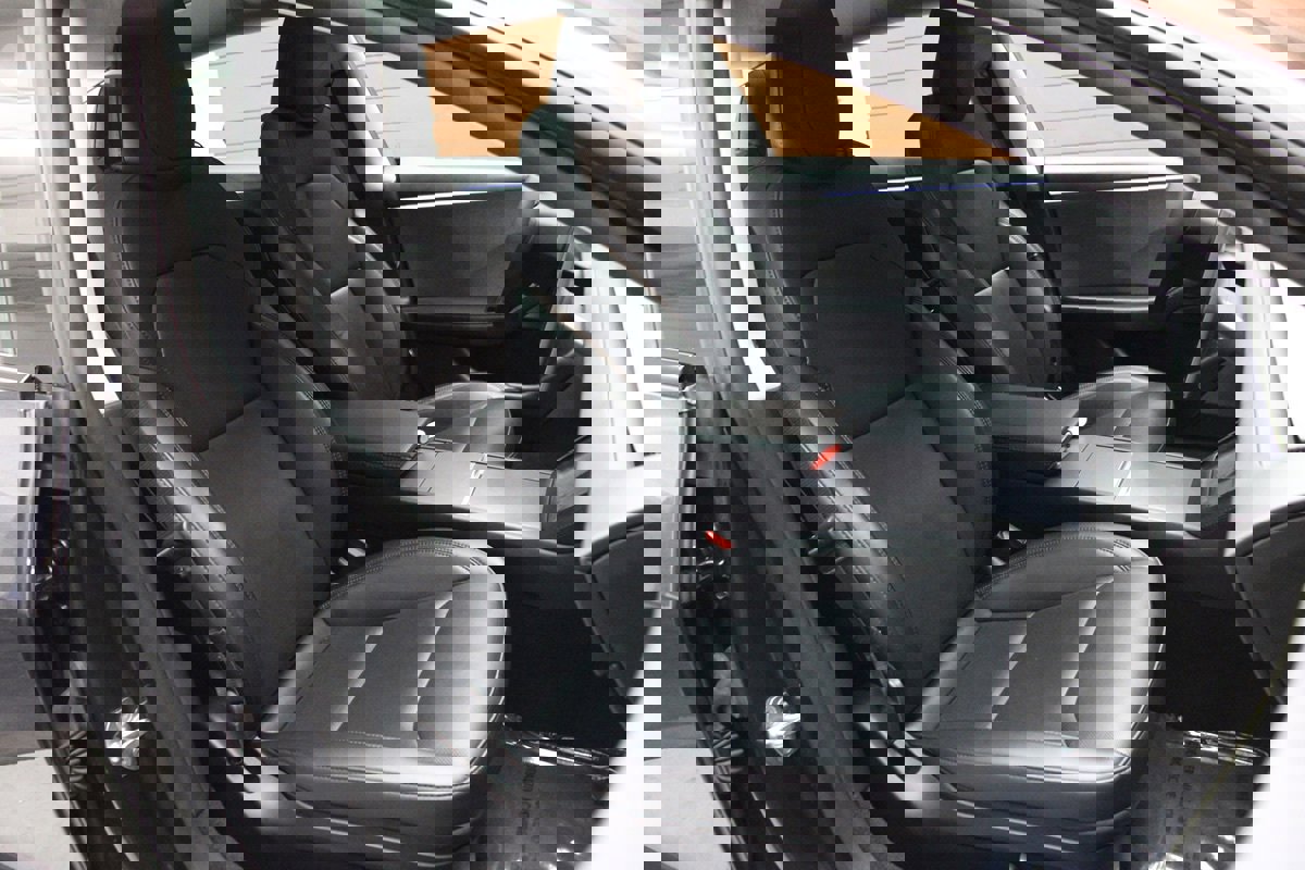 Used 2025 Tesla Model 3 Long Range image 22