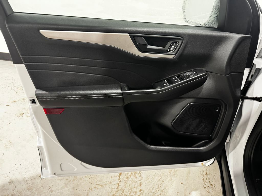 Used 2022 Ford Escape SE FWD image 16