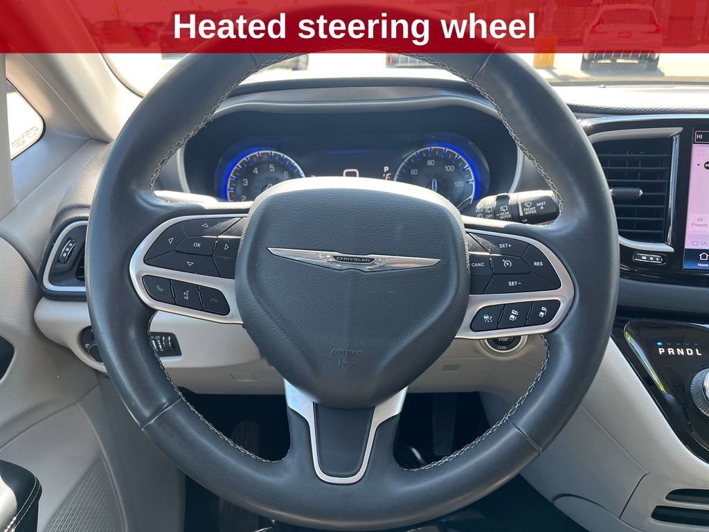 Used 2022 Chrysler Pacifica Touring-L image 19