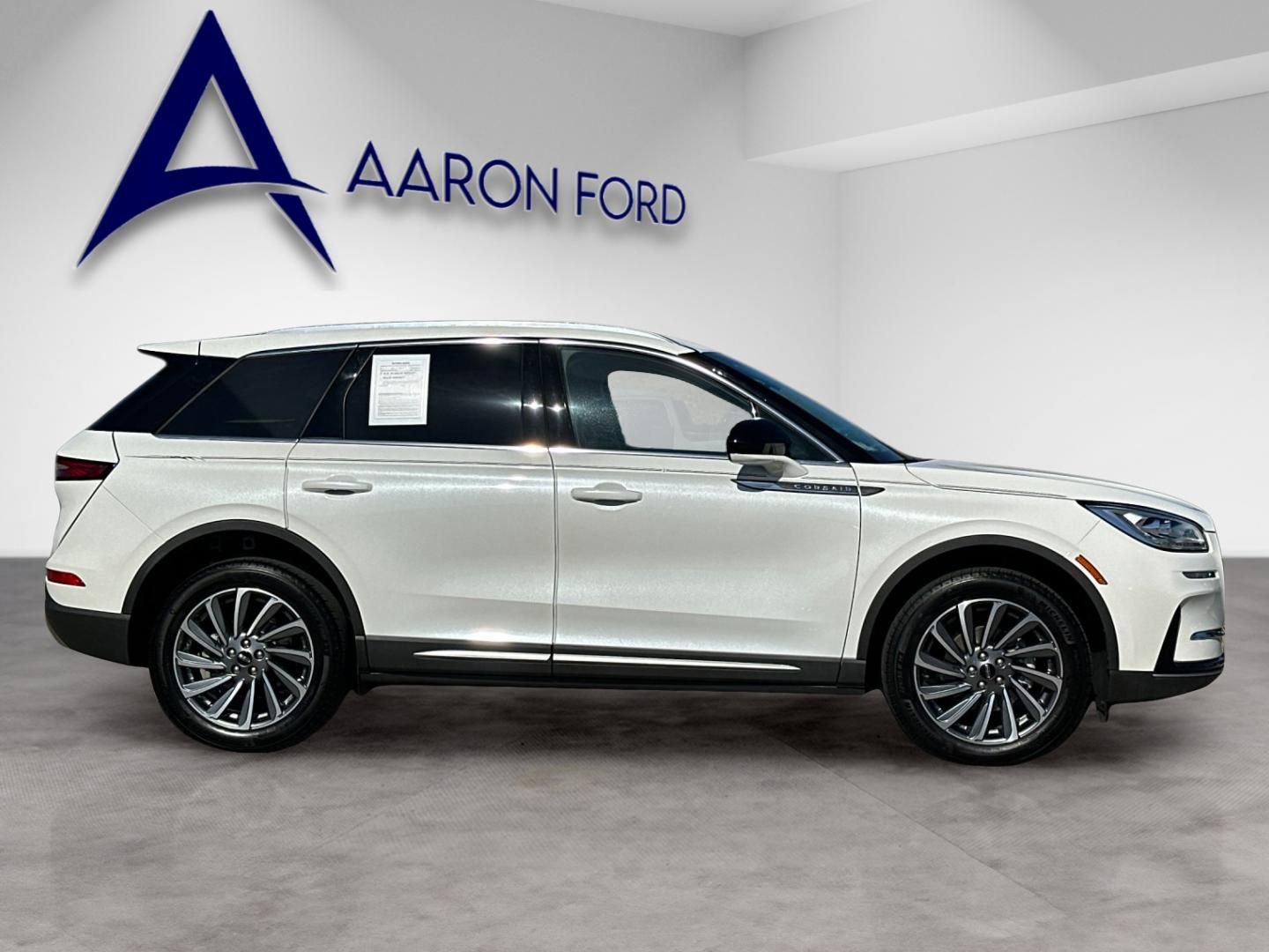 Used 2023 Lincoln Corsair Reserve image 7