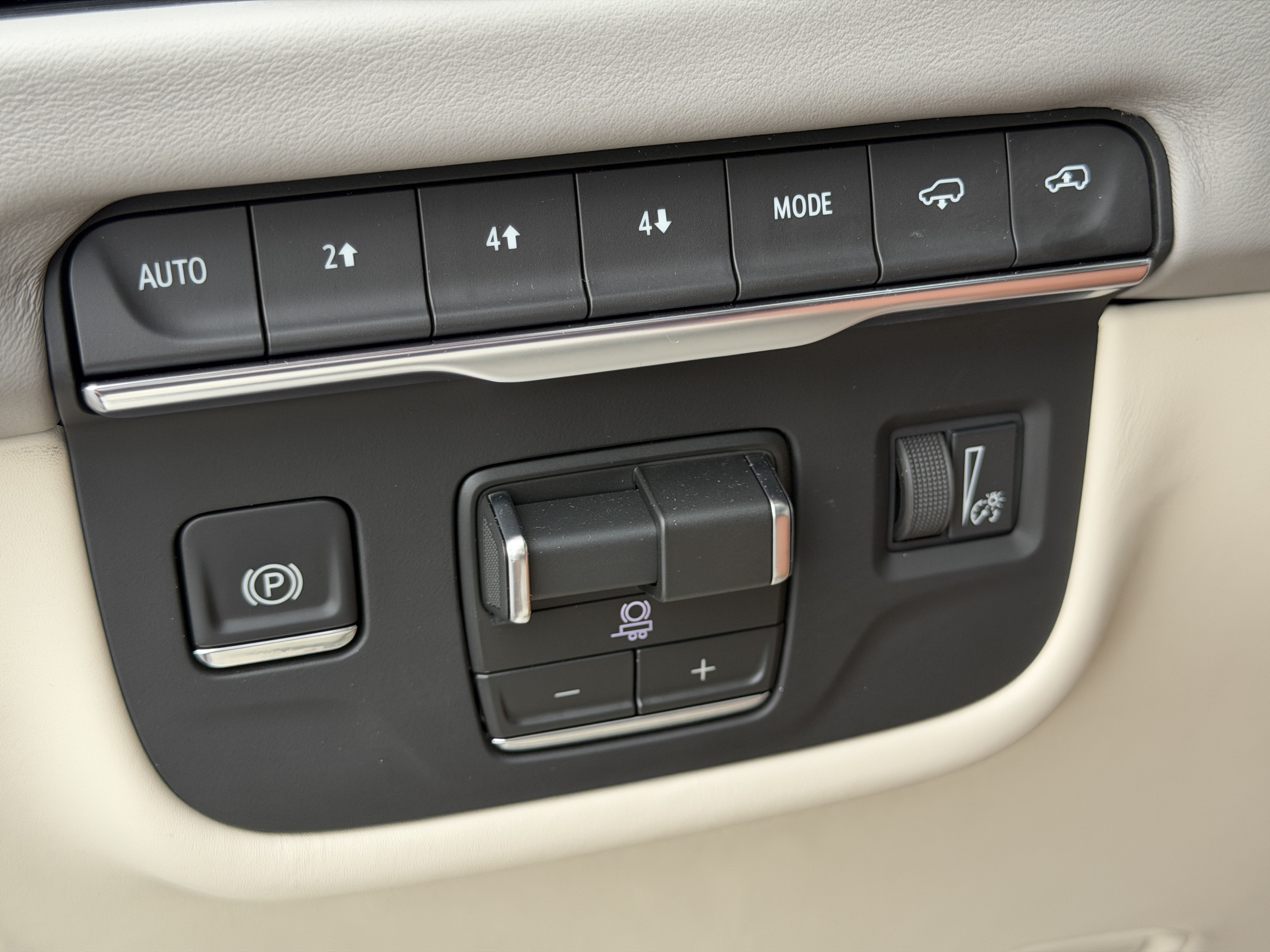 Certified 2026 Cadillac Escalade Platinum Sport AWD/4WD image 29