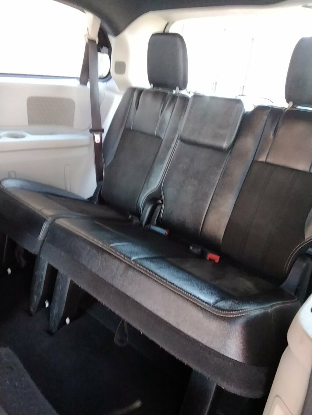 Used 2019 Dodge Grand Caravan SXT image 11